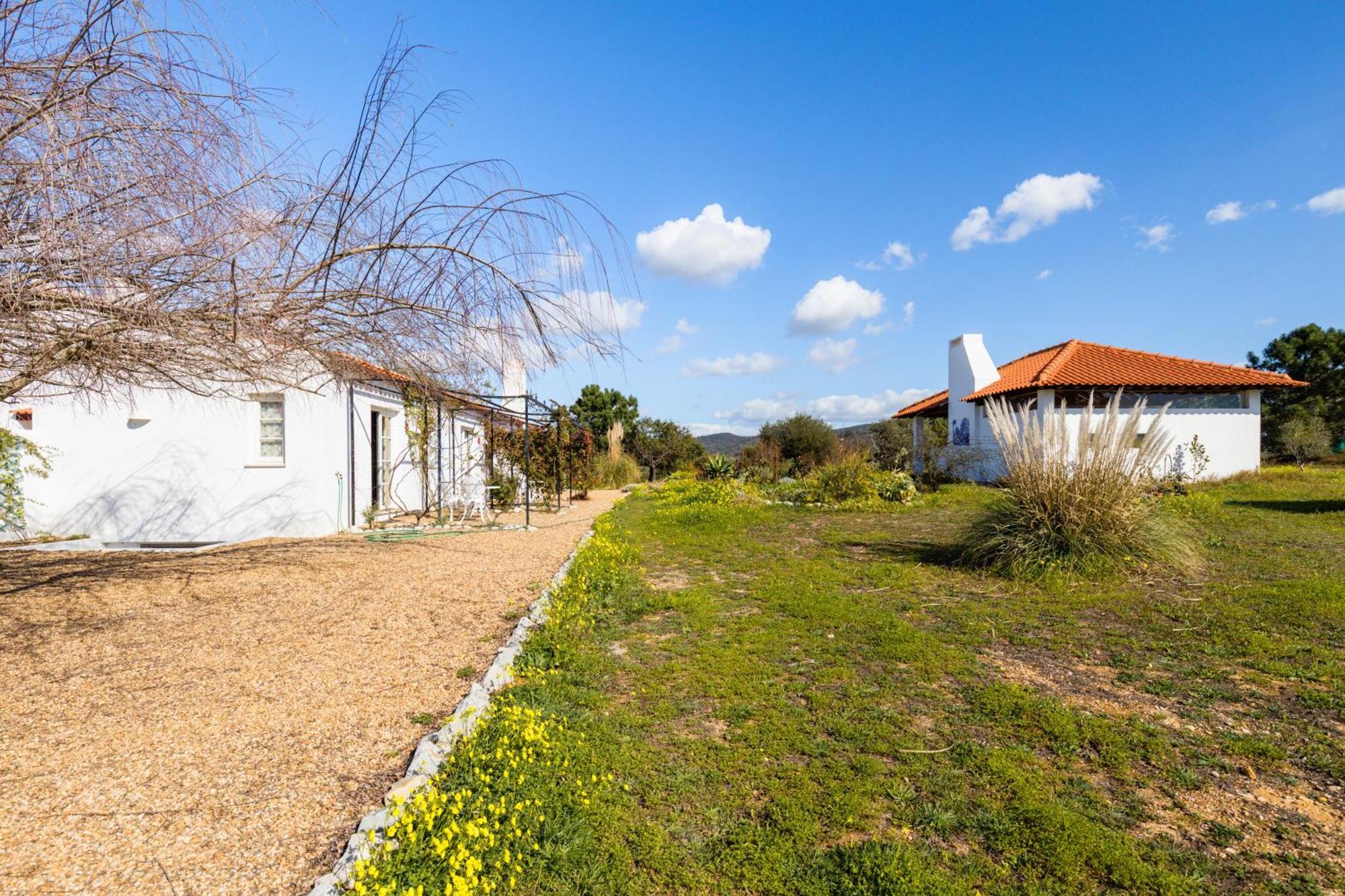 Gotas De Luar Turismo Rural Guest House Вила Нова де Милфонтеш Екстериор снимка
